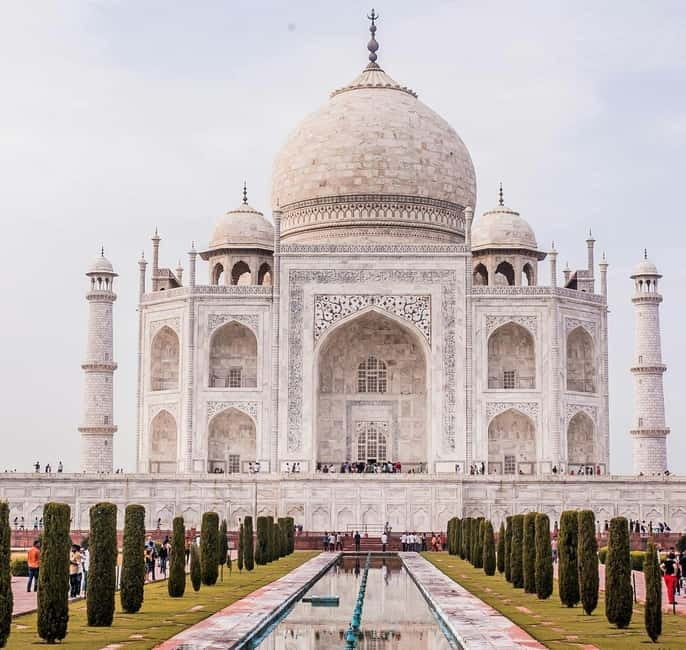 Agra: Taj Mahal Guided Tour with Photography & Rental Saree - Skip the Line: Fast-Track Entry at the Taj Mahal