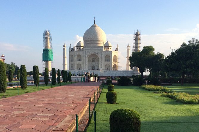 Agra Taj Mahal Sunrise Visit from Delhi by Private Car with Guide - Breakfast stop at an AC restaurant: a small pause that saves the day