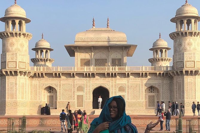 Agra Taj Mahal Tour by Gatimaan Express Train - Morning plan: hotel pickup, the 08:10 departure, and what you eat en route