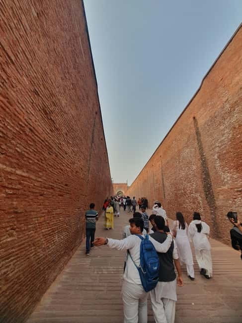 Agra: Taj Mahal Vip tickets with Professional Photographer - Adding Agra Fort for More Mughal-Era Context