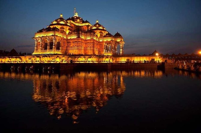 Akshardham Temple Tour Delhi, World's largest Hindu temple visit! - The Swami Narayana Temple effect: size, materials, and symbolic design