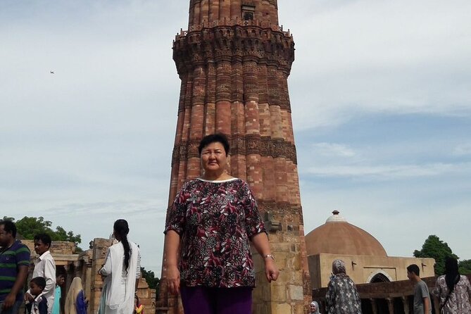All Inclusive Full Day Old and New Delhi Tour with Entrance - A Quick Old Delhi Momentum Check: Rickshaw Ride and the Red Fort Area