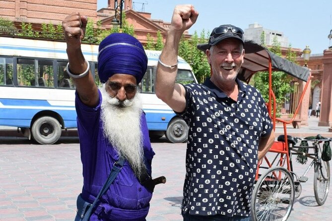 All Inclusive Full Day Old and New Delhi Tour with Entrance - Gurudwara Bangla Sahib: Another Faith, Another Perspective
