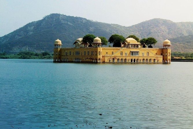 All Inclusive - Jaipur Day Tour from Delhi by Car - City Palace Jaipur: Rajput, Mughal, and European Touches in One Complex