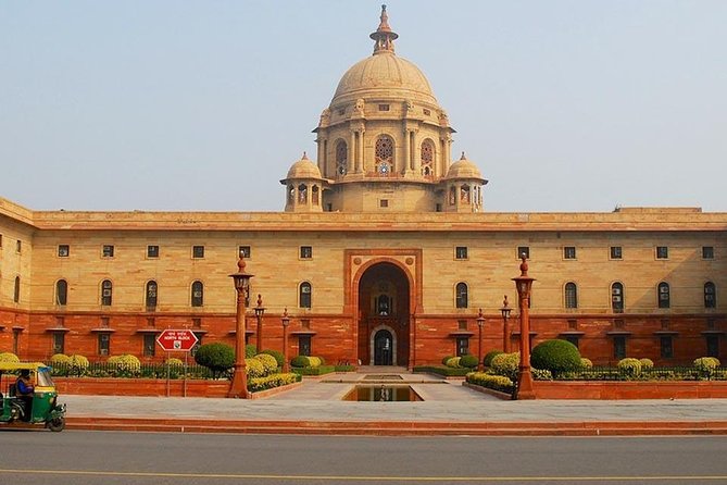 All Inclusive Old & New Delhi Sightseeing Tour - A one-day mashup of Old Delhi and New Delhi