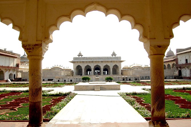 (ALL INCLUSIVE) Private Same Day Taj Mahal Tour from Delhi by Car - What private really means here: comfort, pacing, and group feel