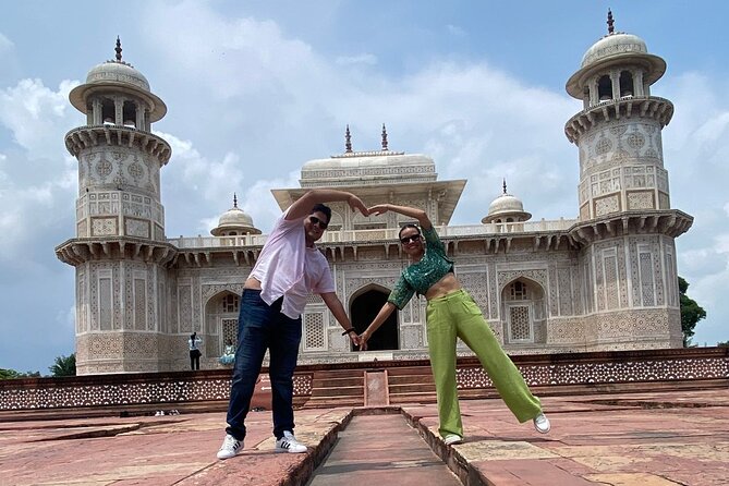 All Inclusive Private Taj Mahal & Agra Tour from Delhi by Car - DoubleTree by Hilton Agra lunch break: why this stop is more than food
