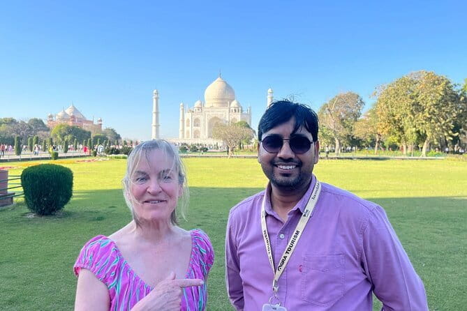 All-Inclusive Private Tour From Delhi To The Taj Mahal - The guides: punctuality, photos, and the small extras that matter