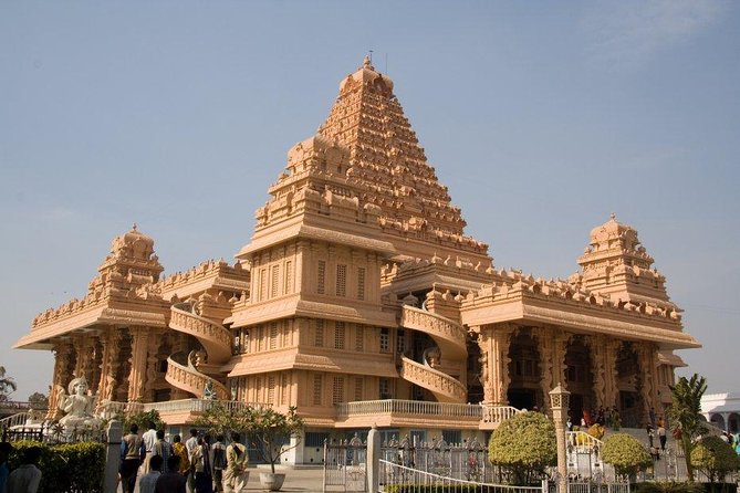 All-Inclusive Sacred Delhi: Private Full-Day Temples Experience - Lotus Temple: why people come for the quiet