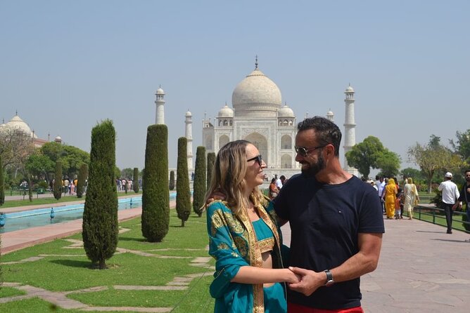 All Inclusive Taj Mahal, Agra Fort & Baby Taj Day Tour By Car - Lunch at DoubleTree by Hilton Agra: a real break, not a snack stop