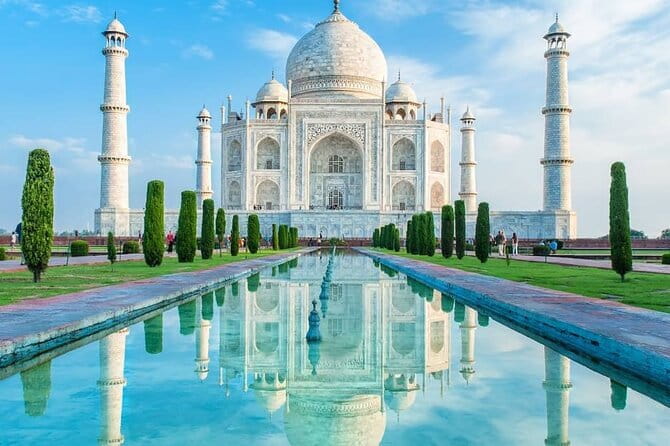 All Inclusive Taj Mahal, Agra Fort or Baby Taj Tour by SUV Car - Delhi to Agra by private SUV: comfort and timing you can actually use
