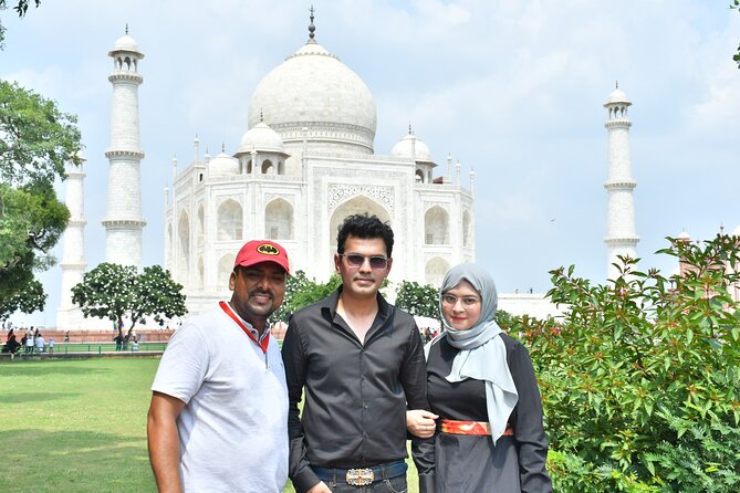 All Inclusive - Taj Mahal Sunrise Tour with 3 World Heritage Site - Breakfast in a 5-star Agra hotel: a real reset before forts