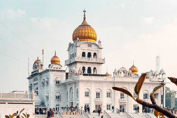 Best of 8 hrs Private old & New Delhi City Tour - Gurudwara Bangla Sahib: Calm Water, Big Meaning