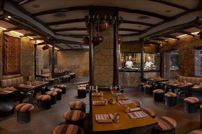 Bukhara: a Unique Indian Food Experience at ITC Maurya - 6:00 pm Pickup and Private Car: The Real Convenience in Delhi