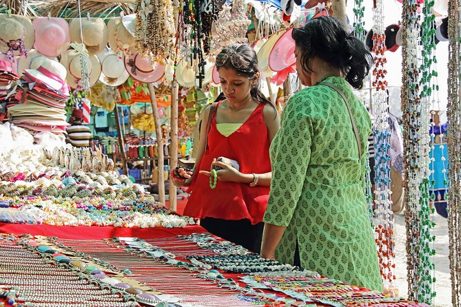 Bustling Markets of Delhi (Guided Half Day Shopping Tour) - Chandni Chowk: How to Handle Old City Lanes Without Getting Flustered