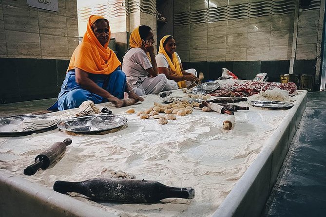 Chandni Chowk Delhi Food Tour with 15+ Tastings - Chandni Chowk market + a Sikh temple that feeds 30,000