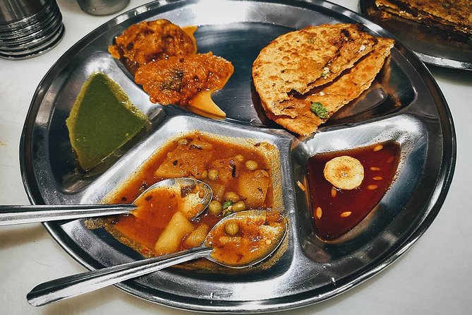 Chandni Chowk Delhi Food Tour with 15+ Tastings - Spice market stop: learning what to look for (and why it matters)