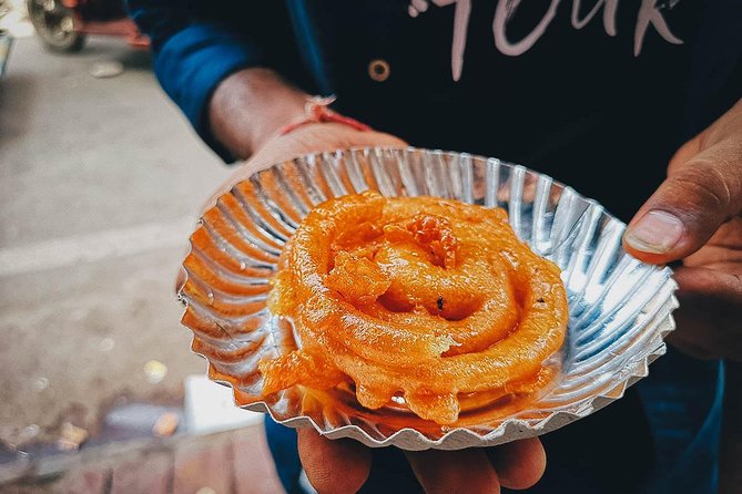 Chandni Chowk Delhi Food Tour with 15+ Tastings - How the guide handles crowds and safety
