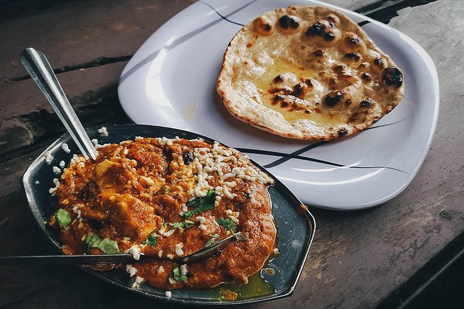 Chandni Chowk Delhi Food Tour with 15+ Tastings - Pasar Chandni Chowk: the first hit of yogurt, crunch, and heat