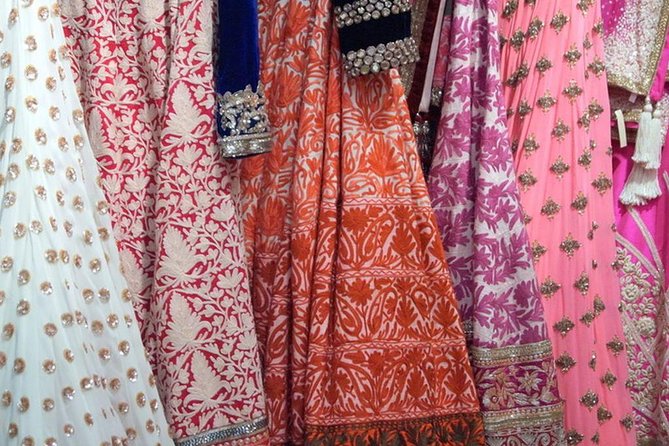 Chandni Chowk Textile Tour - Stop 1: Gali Paranthe Wali for a quick Old Delhi warm-up