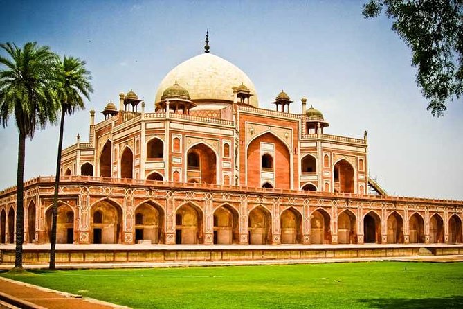Classic India & Varanasi 11 Days - The Flight to Varanasi: Fast Transfer Into a Different Planet