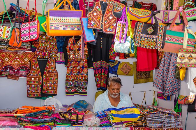 Connaught Place Tour Including Janpath Market and a Dosa at Saravana Bhavan - Connaught Place: The Perfect Start for First-Time Delhi