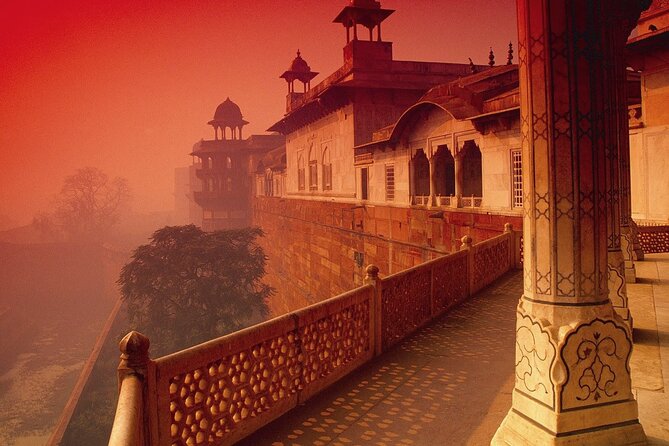 Day Trip to Agra from Delhi - Agra Fort: the Mughal story in a defensive package