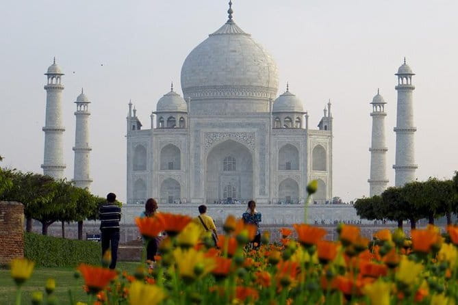Day Trip to Taj Mahal, Agra Fort and Baby Taj from Delhi by Car - Lunch, bottled water, and tickets: what’s truly included