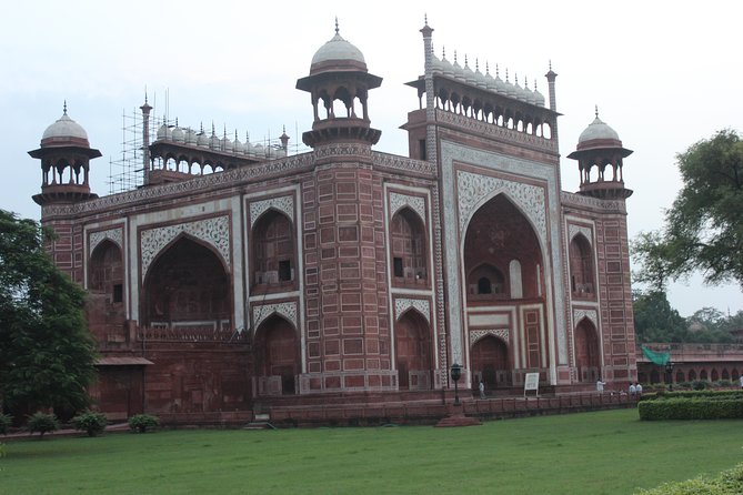 Day Trip to Taj Mahal from Delhi by Private Car - Agra Fort in 1 hour: What you can realistically see
