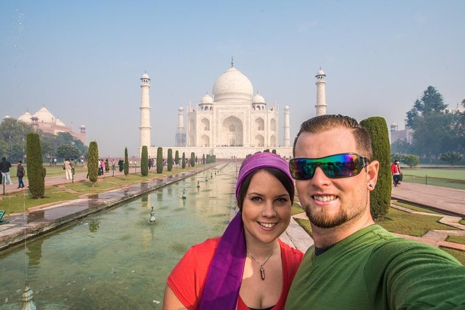 Day Trip to Taj Mahal From Delhi - Arriving in Agra: Meeting Your Guide and Jumping to the Taj