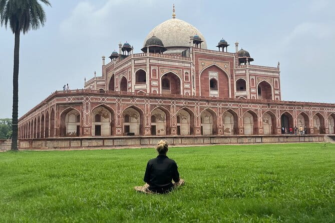 Delhi 360° : Covering all the aspects of Delhi with Female Guide - Key moments that make this Delhi day tour work
