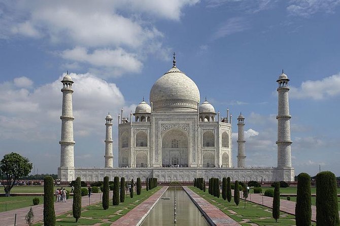 Delhi-Agra-Delhi One Day Trip By India's Superfast Train - Your morning in Delhi: pickup at 7am, train handoff, and first sights at the right moment