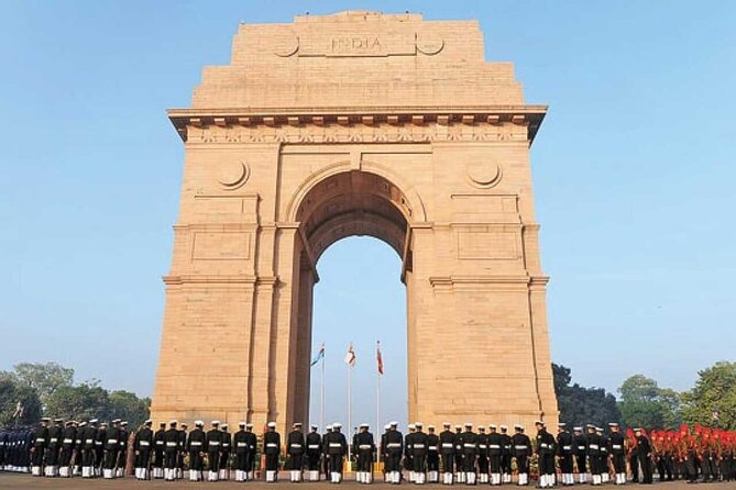 Delhi, Agra & Jaipur 3-Day All-Inclusive Private Luxury Tour - Delhi City Views First: Qutub Minar, Lotus Temple, and the Government District