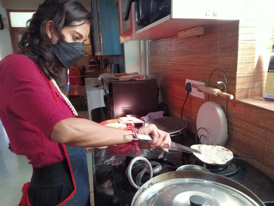 Delhi: AI Cooking Class and Much More in a Local Family Home - Hindi practice you can actually use