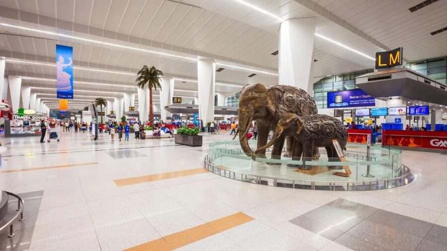 Delhi: Airport to Airport Guided Layover City Tour - Practical comfort tips: shoes, breaks, and the pace you’ll feel
