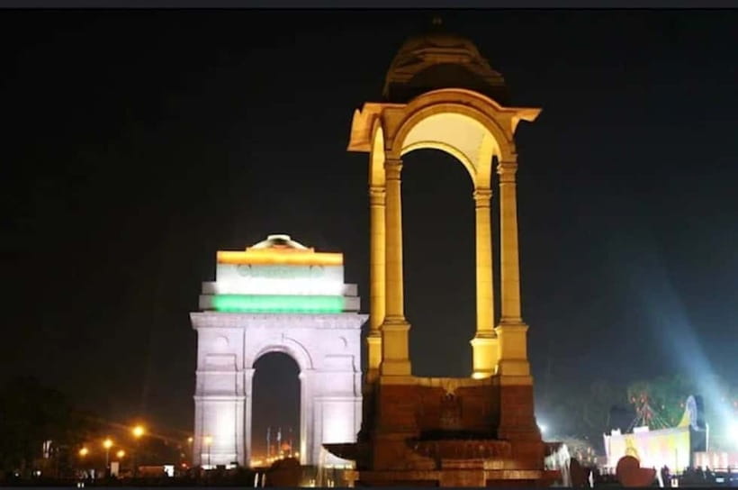 Delhi: Akshardham Temple, India Gate & Safdarjung Night Tour - Safdarjung Tomb: Late Mughal Calm in a Charbagh Garden