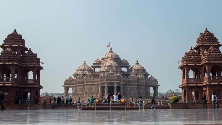 Delhi: Akshardham Temple, India Gate & Safdarjung Night Tour - Akshardham Temple: More Than a Pretty Modern Monument
