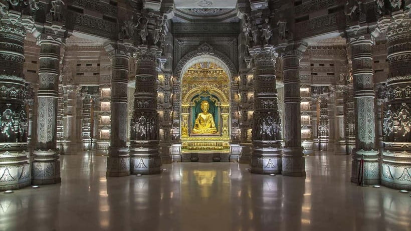 Delhi: Akshardham Temple Tour with Light and Water Show - Price and logistics: why $7 can feel almost too good