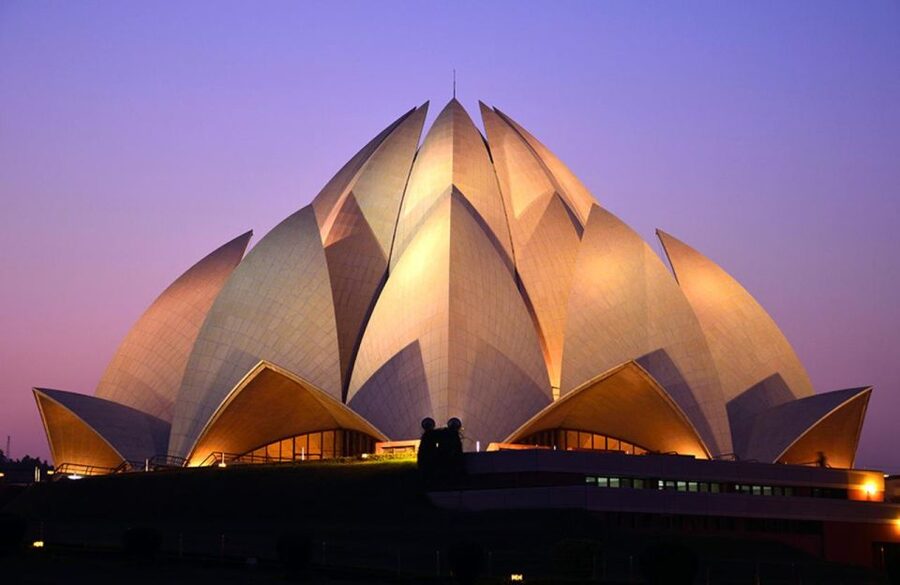 Delhi: All Inclusive Old & New Delhi Full & Half Day Tour - Starting with Jama Masjid: your orientation point for Old Delhi