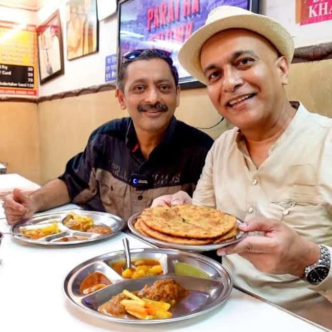 Delhi: Chandni Chowk & Spices Shoping Tour Through Tuk-Tuk - Old Delhi First: Quick Orientation and a Jama Masjid Meet-Up