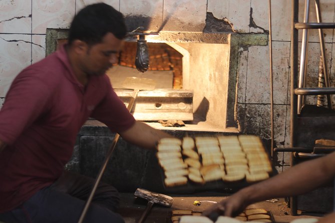 Delhi Culinary Evolution Tour: Old + New Delhi Food all inclusive - Where It Starts (3:30 PM) and Why Timing Matters