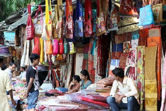 Delhi Custom And Shopping Tour - Starting at 10:00 and moving fast with pickup and AC rides