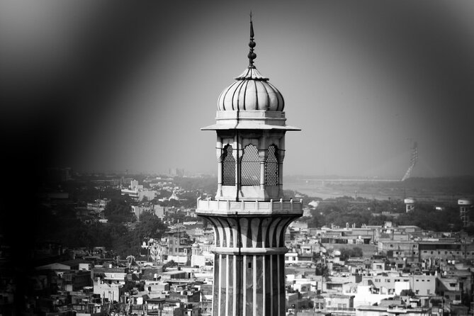 Delhi: Customized Full Day Tour of Old and New Delhi - Akshardham and Gurudwara Bangla Sahib: spiritual stops with real warmth
