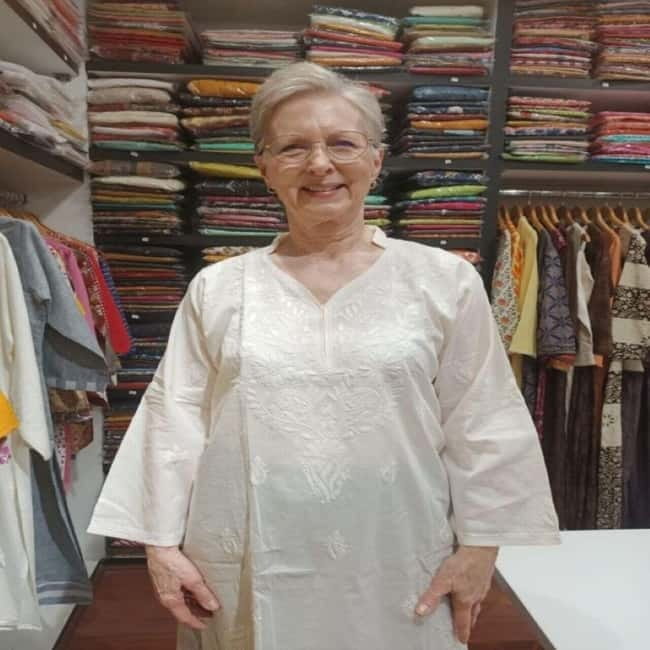 Delhi: Customized Shopping Tour with Female Consultant - Kinari Bazaar for trim, borders, and craft supplies