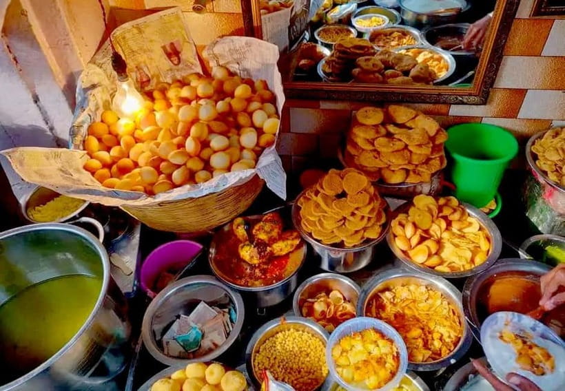 Delhi: Delhi Street Food Tour with Guide at Chandni Chowk - Chandni Chowk walk time: how the guided route helps
