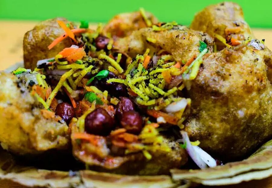 Delhi: Delhi Street Food Tour with Guide at Chandni Chowk - Asia’s biggest spice market stop: what to expect in your nose