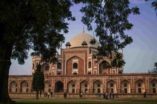 Delhi Diaries Private Instagram Tour - Stop 4: Qutub Minar and the art you can frame