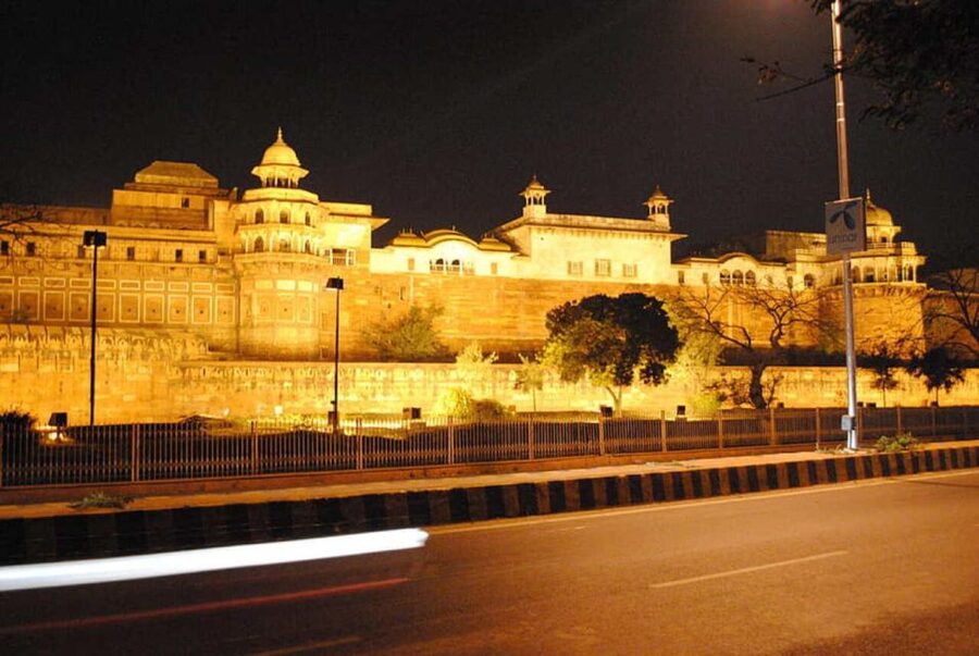 Delhi: Evening Tour of Old Delhi City with Guide - Fatehpuri Mosque: an architectural layer between the bigger stops