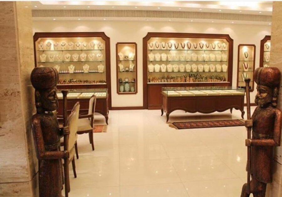 Delhi Exclusive Guided Shopping Tour in AC car and transfers - Shopping with a guide: why Ankush’s style changes your results
