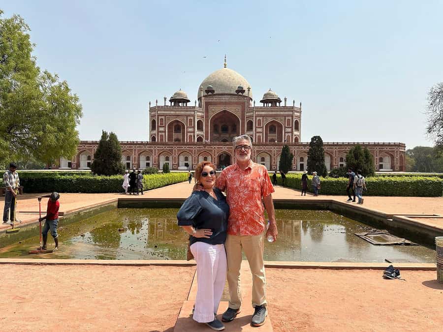 Delhi: Full or Half-Day Old and New Delhi Private Tour - Red Fort drive-by ending, with a practical drop-off